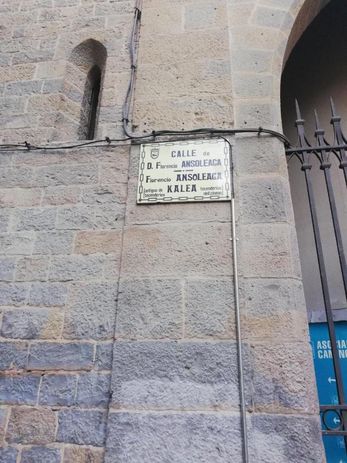 Calle Ansoleaga A 100 Mts Del Ayuntamiento Παμπλόνα Εξωτερικό φωτογραφία